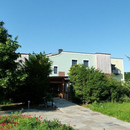 Haus Monti Hotell Maria Lanzendorf Exteriör bild