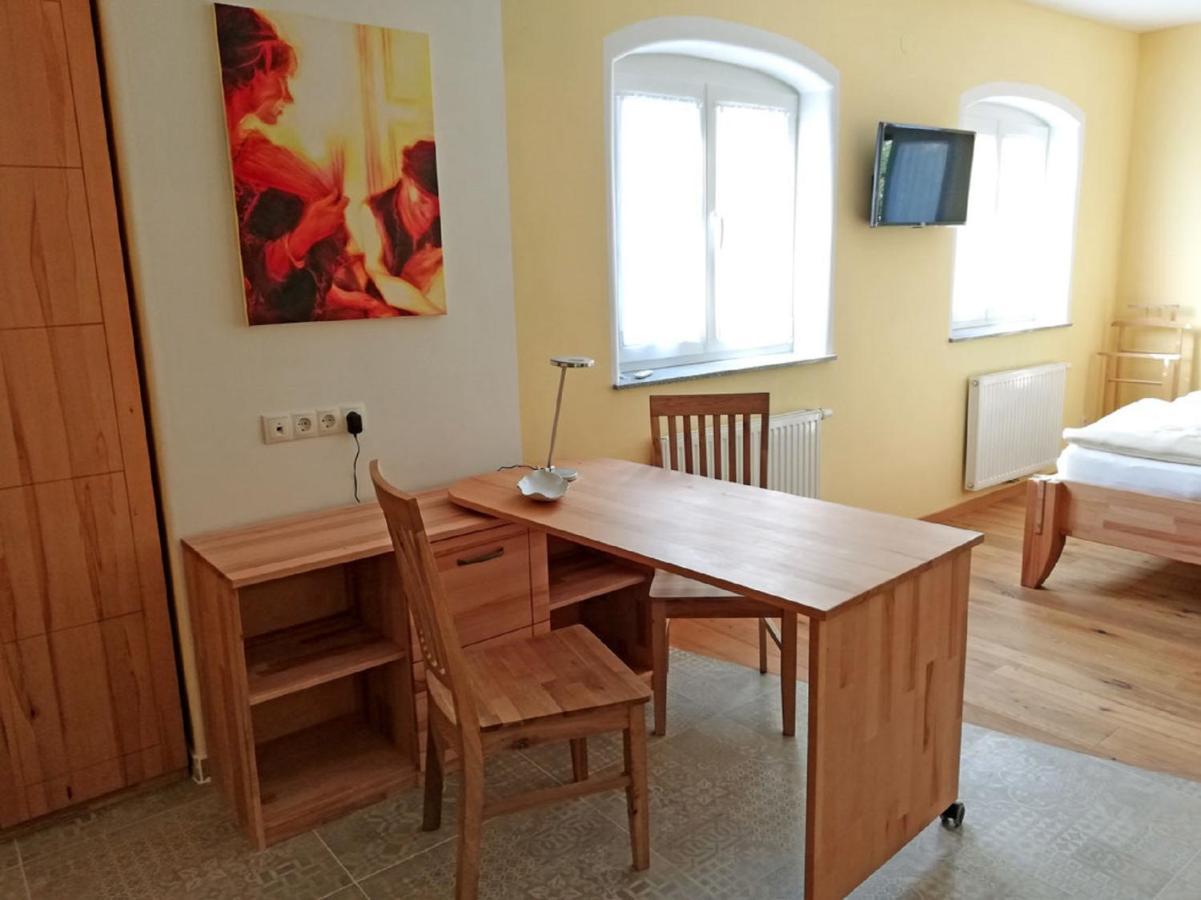 Haus Monti Hotell Maria Lanzendorf Exteriör bild