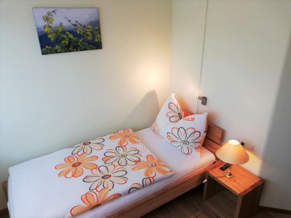 Haus Monti Hotell Maria Lanzendorf Exteriör bild