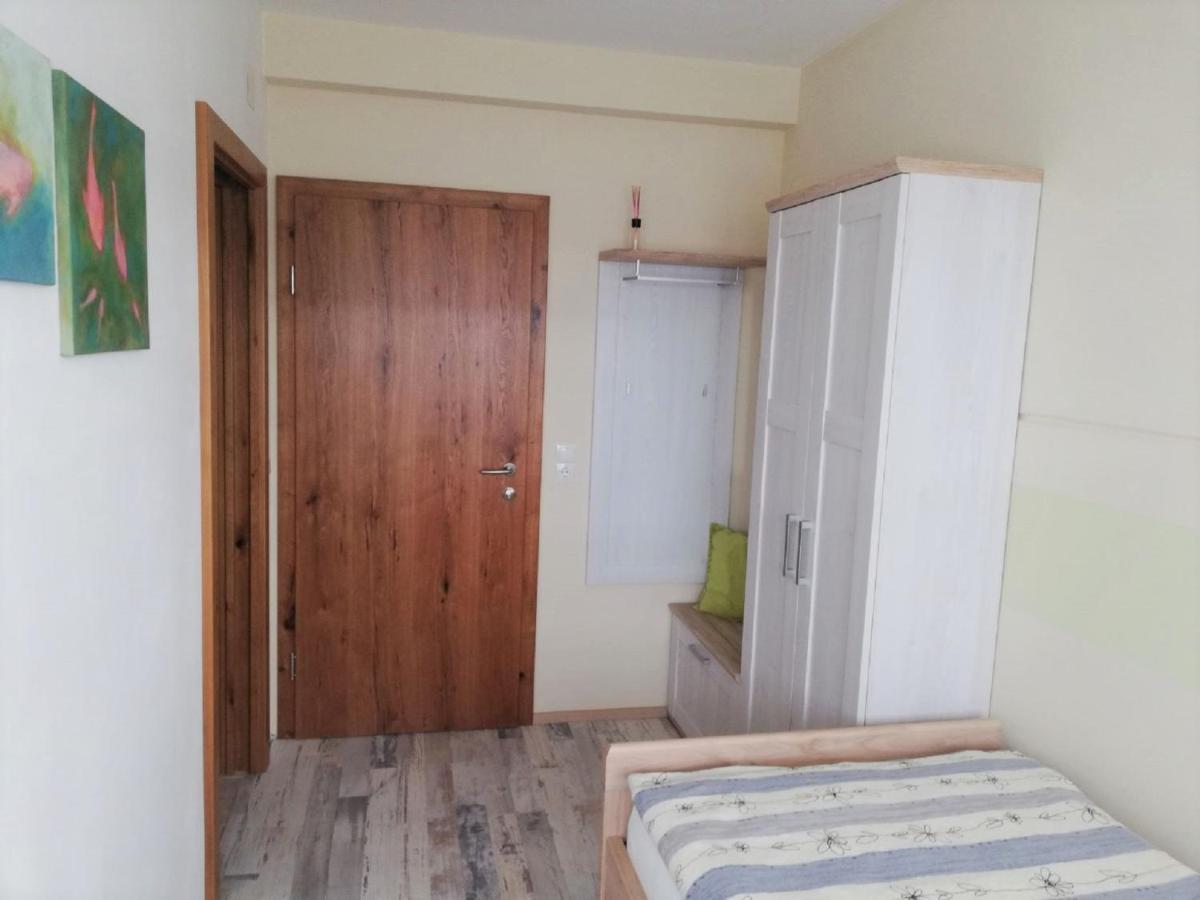 Haus Monti Hotell Maria Lanzendorf Exteriör bild