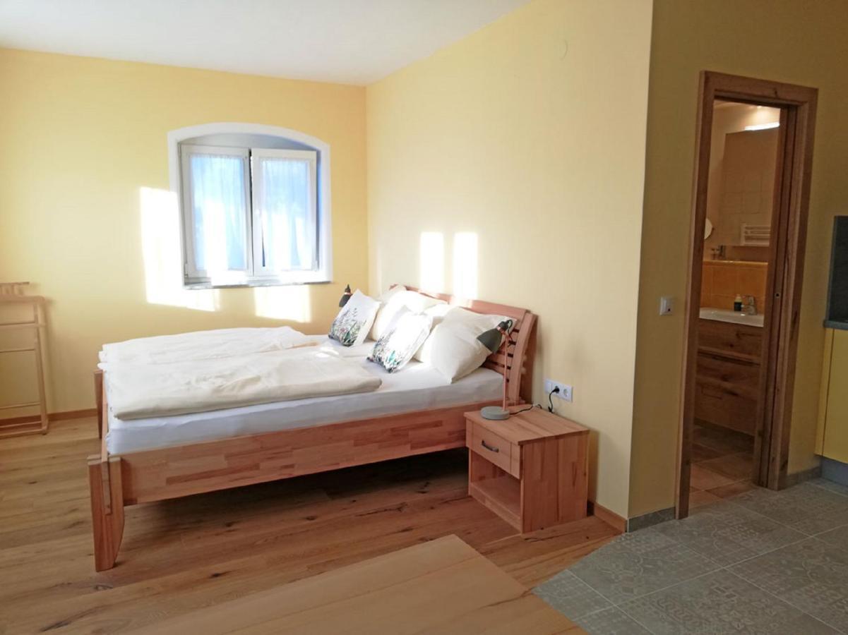 Haus Monti Hotell Maria Lanzendorf Exteriör bild