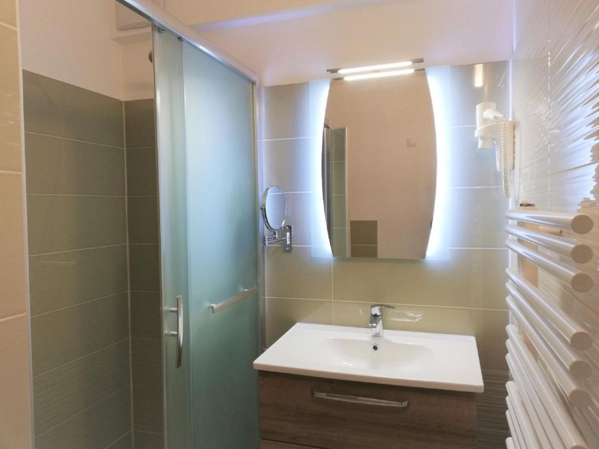 Haus Monti Hotell Maria Lanzendorf Exteriör bild